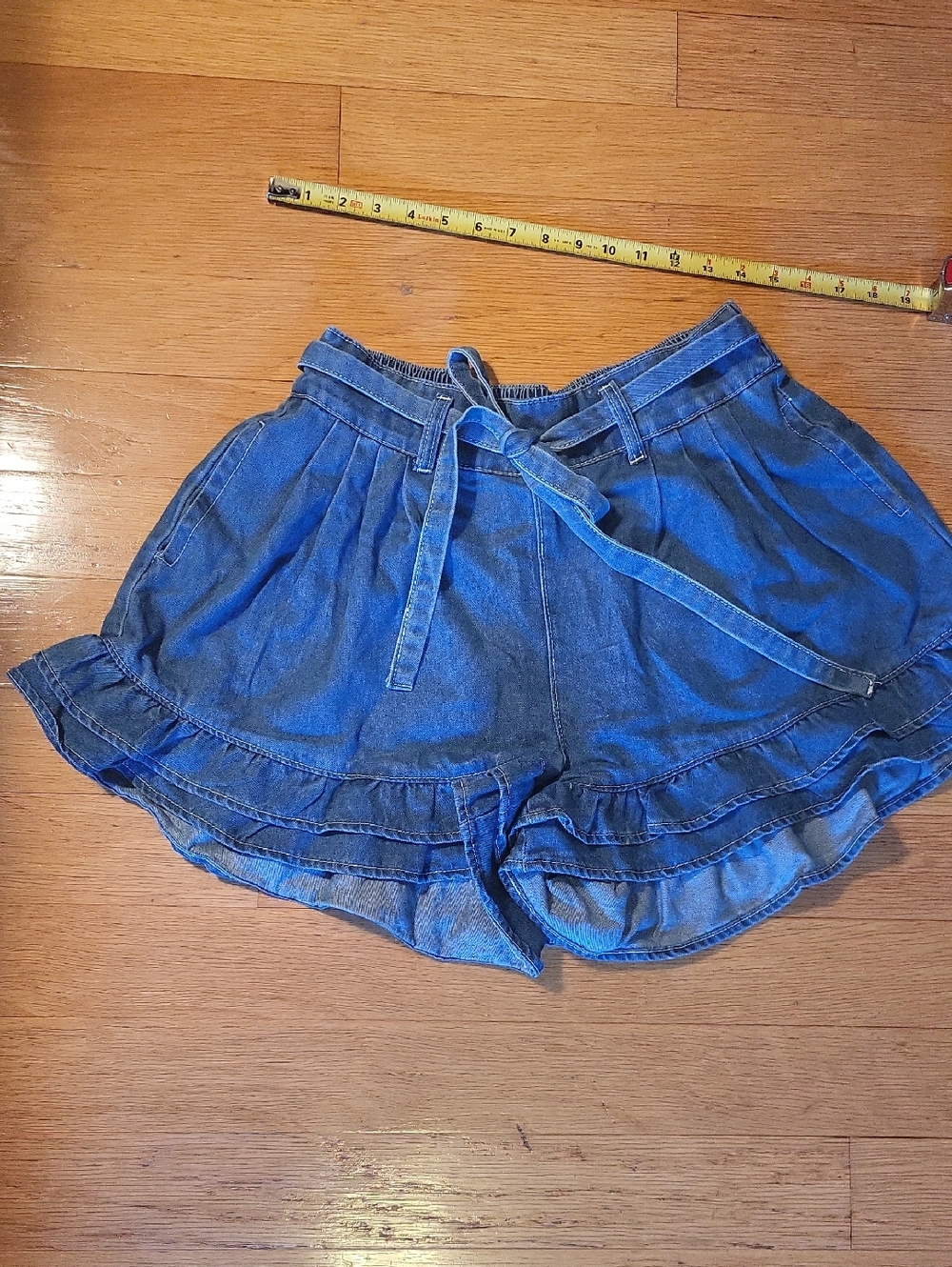 Source Unknown Denim Ruffle Tie-Waist Shorts in Blue. NWOT